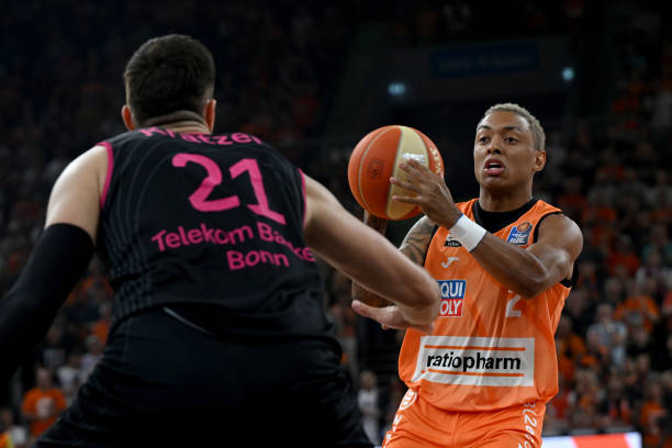 对决即将拉 对决即将拉